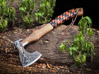 Viking axe, handmade, blade made of 1095 carbon steel , handle made of ash wood