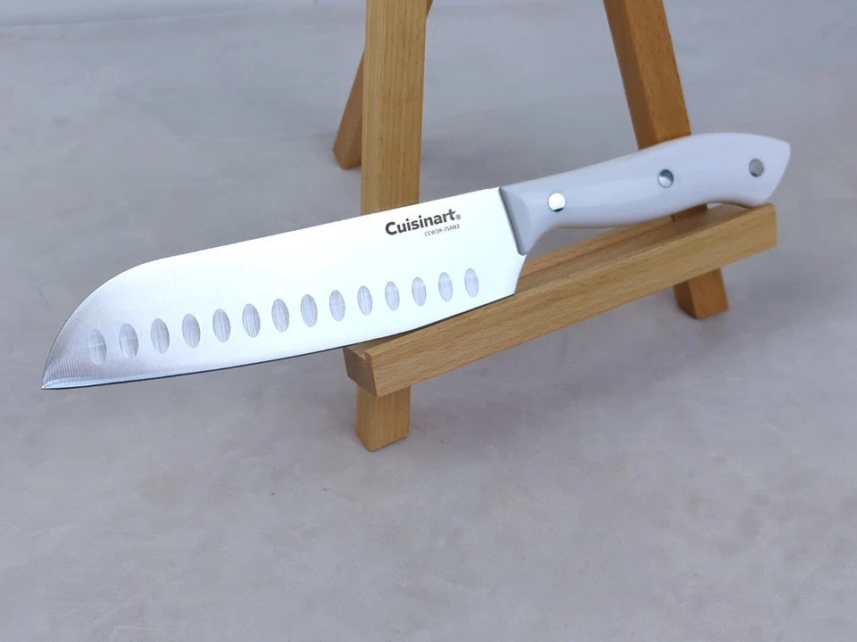 Cuchillo Cuisinart CLASSIC 7" SANTOKU con hoja de alto carbono y mango BLANCO + FUNDA Foto 3 de 4