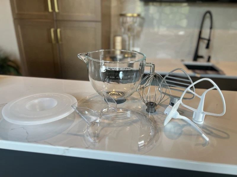 KitchenAid 4.5/5 quart glass bowl with a large bundle of accessories and two lids