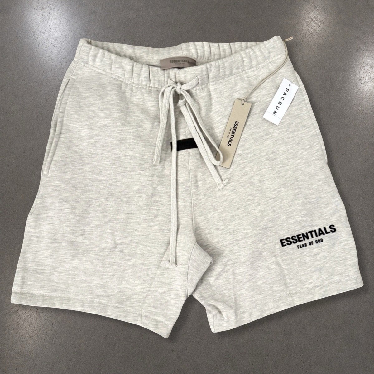 fog essentials oatmeal サイズxs 新品 NEW][XS]Fear of God Essentials Shorts SS22 Light Oatmeal - [WITH