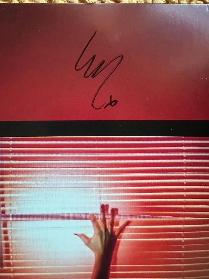  Chvrches – Screen Violence HAND SIGNED Blue Transparent VINYL LAUREN MAYBERRY - Image 3 of 4