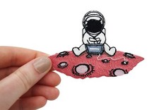 Astronaut Bügelbild – Weltraum Applikation 4x4,5cm Zum Aufbügeln Oder Aufnähen