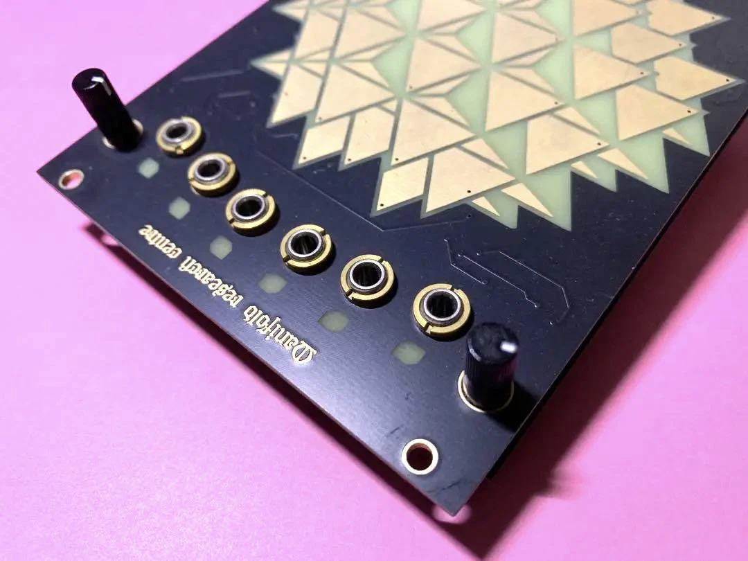 Excellent+ Manifold Research Center Tetragrid Modular Eurorack
