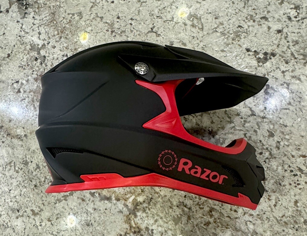 Razor Authentic Black-Label Motorcycle Full-Face Helmet Size
