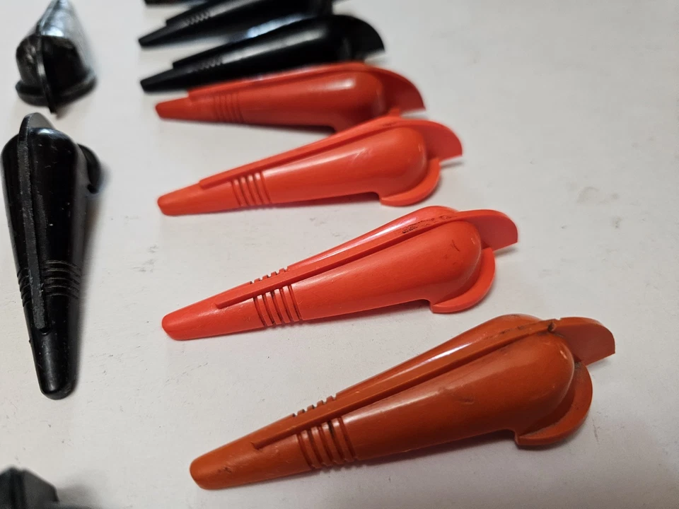 Alças de controle Lionel #1033 preto e laranja e botão pequeno V-116 - Lote de (13) - Imagem 2 de 4