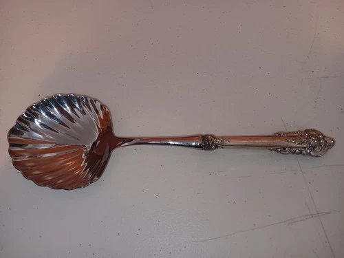 WALLACE STERLING SILVER SERVING SPOON GRAND BAROQUE PATTERN
