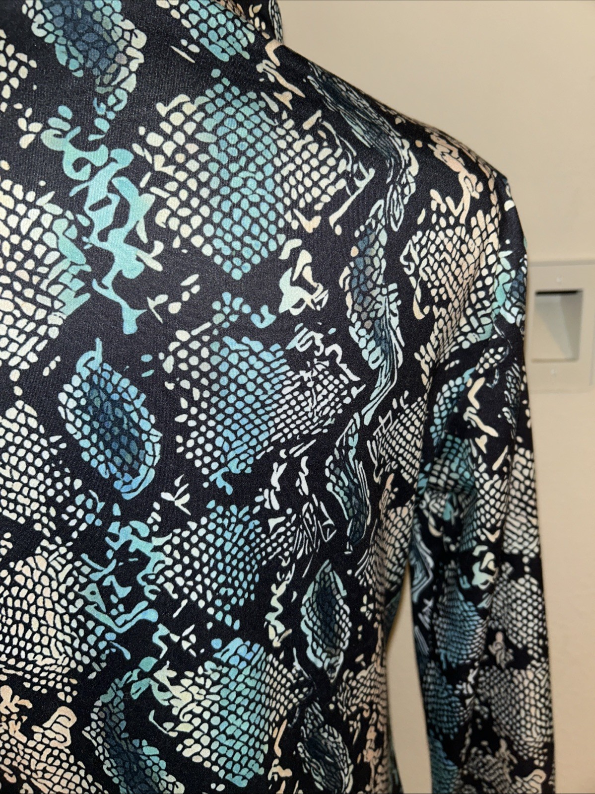 Turtle Neck Long Sleeve Large Pullover Snake Prin… - image 8