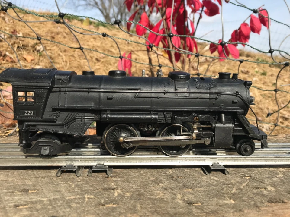 Lionel Prewar 229 Engine with 2666W whistle tender - Image 3 of 4