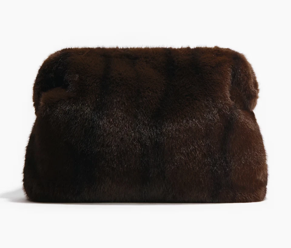 Bolso sin asas grande con diseño de piel mullida marrón oscuro de H&M para mujer - H&M Original Foto 4 de 4