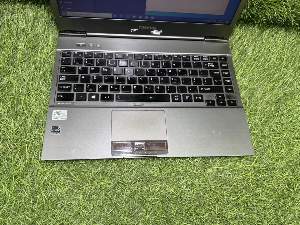 Toshiba Portege Z930 Core i5 UltraBook 4GB RAM 120GB SSD Windows 10 LAPTOP #W7 - Image 4 of 4