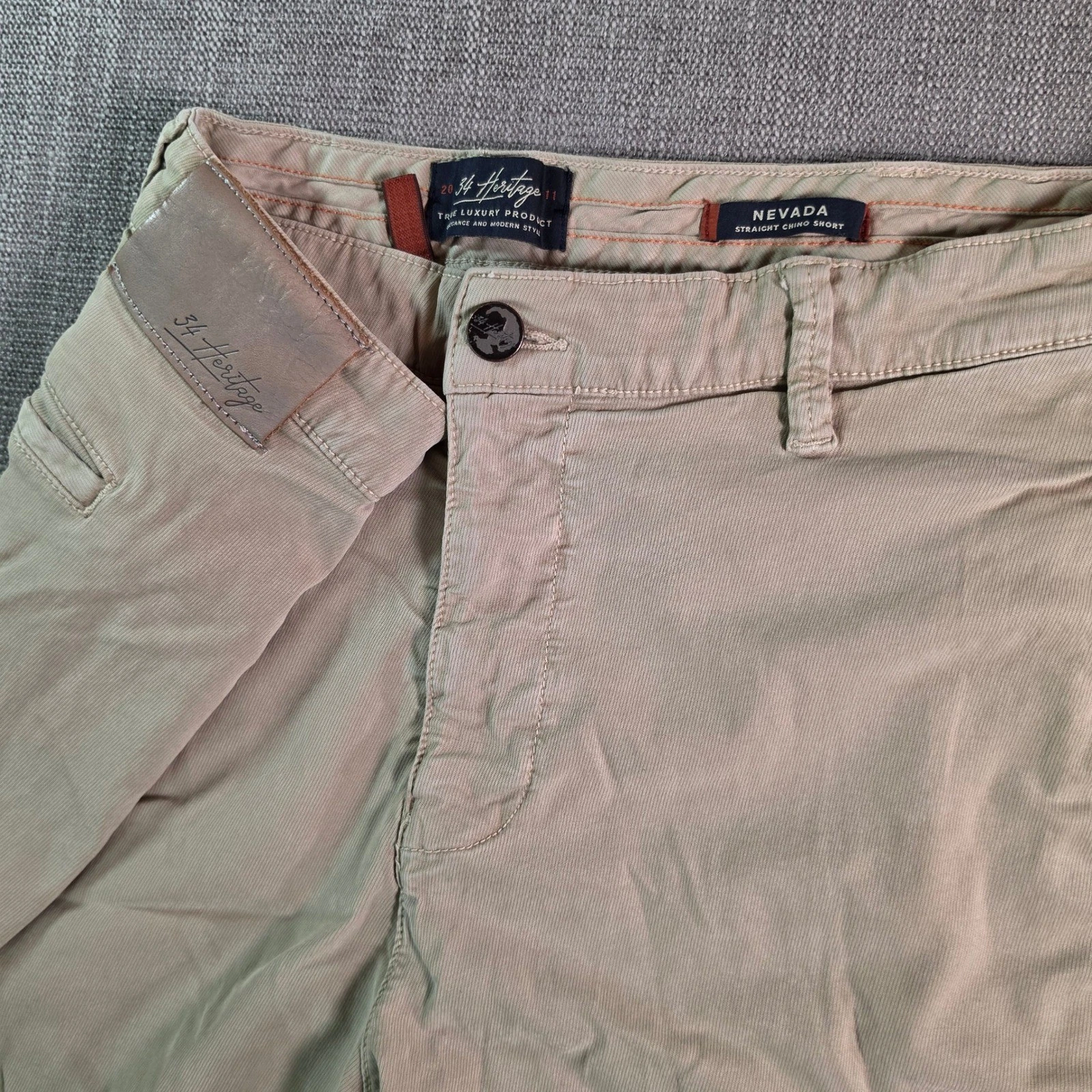 34 Heritage Nevada Chino Shorts Mens 38/10 Tan Khaki Stretch Straight