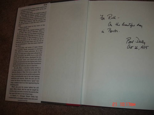 Hands of a Stranger by Robert Daley 1985 SIGNED 1ST ED - Picture 2 of 4