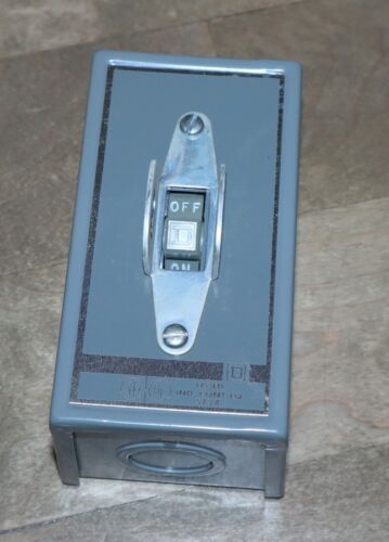 Square D | *NEW* Motor Starting On-Off Switch Enclosure in Box - Picture 3 of 4