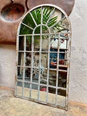 Rustikal Distressed gebogener Bogen Fenster Metallrahmen Spiegel, Innen Außen, 60cm