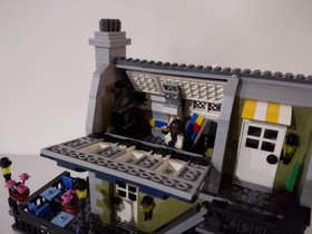 Used Complete LEGO Creator Parisian Restaurant 10243