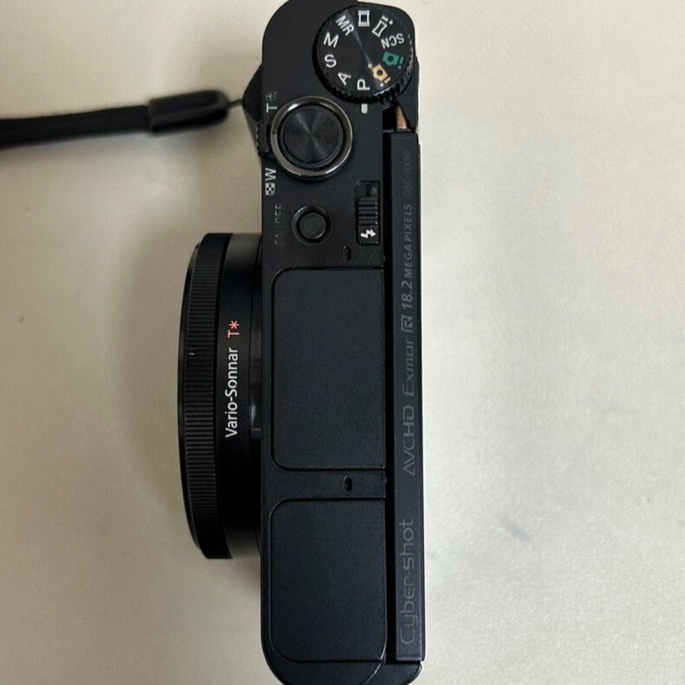 SONY Cyber-shot DSC-HX90 Compact Digital Camera 18.2 MP 30x