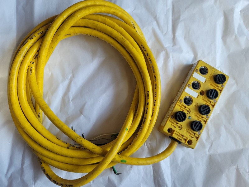 Turck VB 80-P7X9-5 Cable and 8-Port Junction Box
