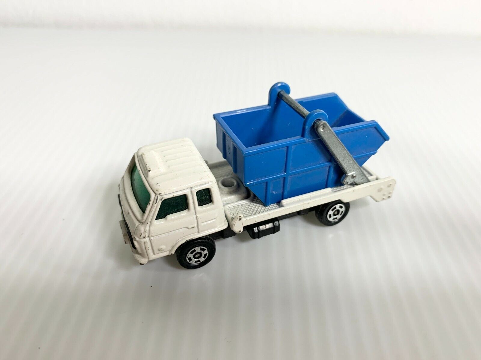 □貴重品□NISSAN DIESEL Condor LIFT-ARM TRUCK TOMICA No.56-