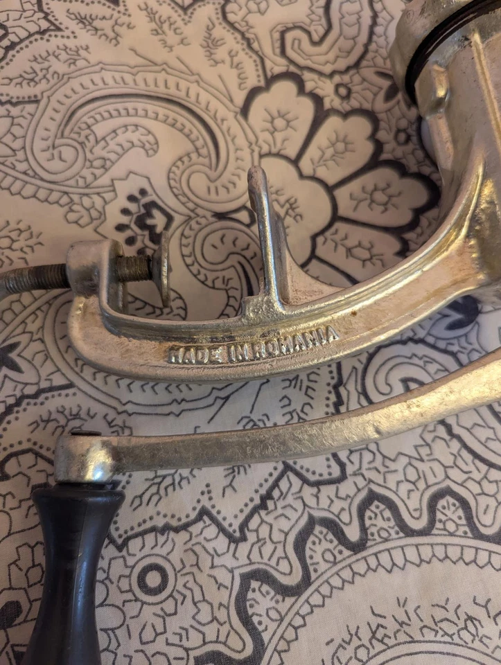 RARE Antique Manual Meat Grinder F5 Silver Made in Romania, Cottagecore/TradWife - Image 2 of 4