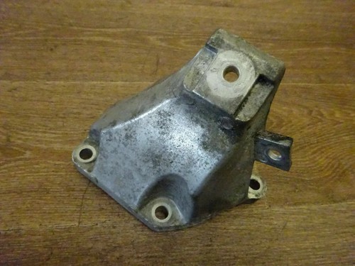 Audi A4 8E A6 4F 2,7 / 3,0 TDI Halter Motorhalter Motorträger rechts 8E0199308AK