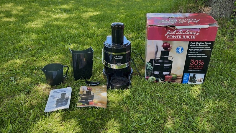 Jack LaLanne’s Power Juicer  Black MT-1000 CL-003AP Juice Pulp Extractor works