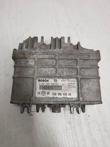 VW GOLF III 1H1 Motorsteuergerät ECU 0261203650 030906026AB 1.60 24409495