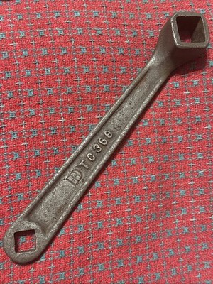 ALLIS CHALMERS Tractor Wrench TTC 369 vintage Farm Implement Antique   Nice