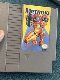 METROID- YELLOW LABEL- Classic Series( NES 1992) W/Box.  Good Condition