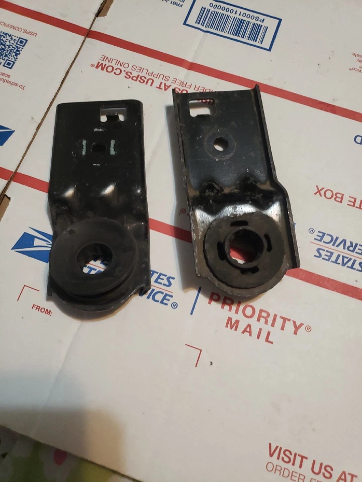 1998-2002 Lincoln Town Car Mount Radiator Upper Bracket Mount Pair Set OEM - Image 2 of 2