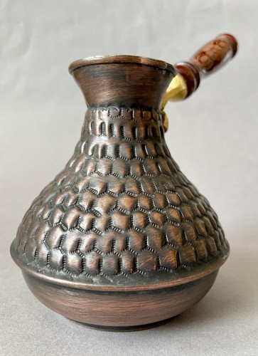 Unique Honeycomb Textured Copper Pot - Rustic Charm for Foodies and Coffee Lover - Picture 5 of 12
