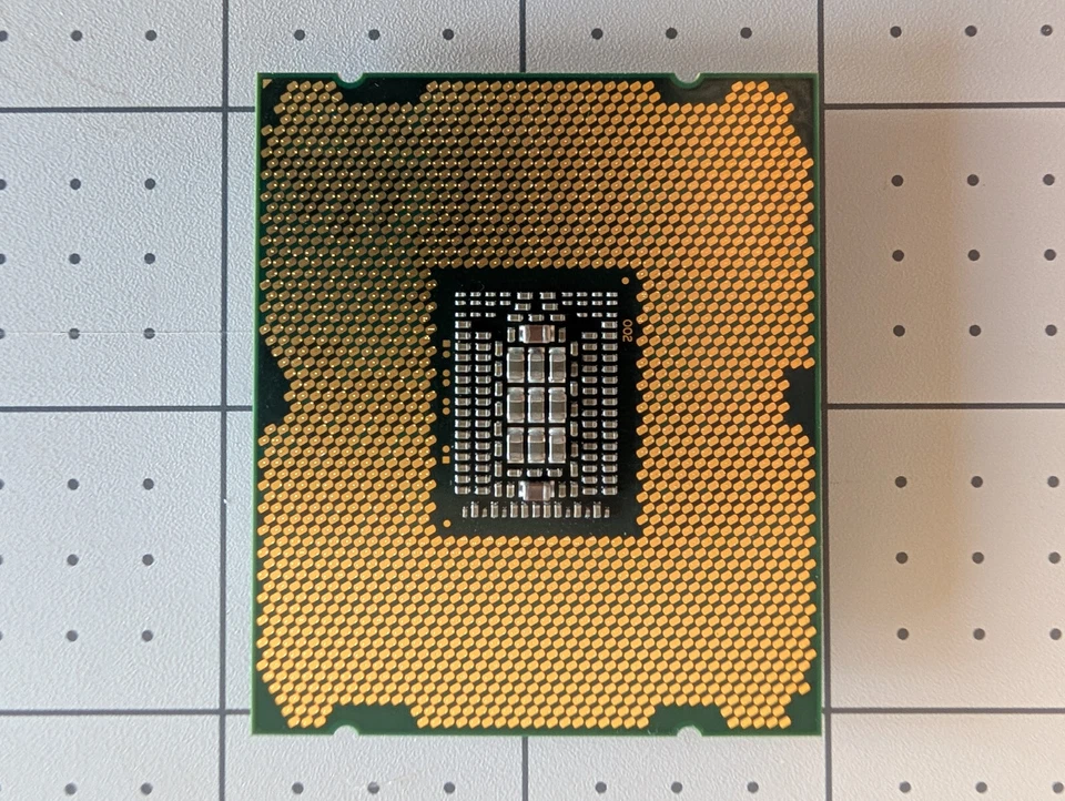 Procesador Intel Core i7-3930K 3,2 GHz seis núcleos (CM8061901100802) Foto 2 de 2