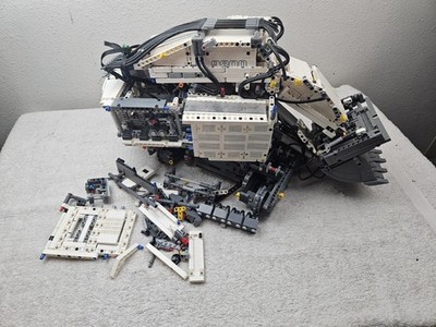 LEGO TECHNIC  42100 LIEBHERR R 9800 EXCAVATOR  PARTS LOT    LOOK