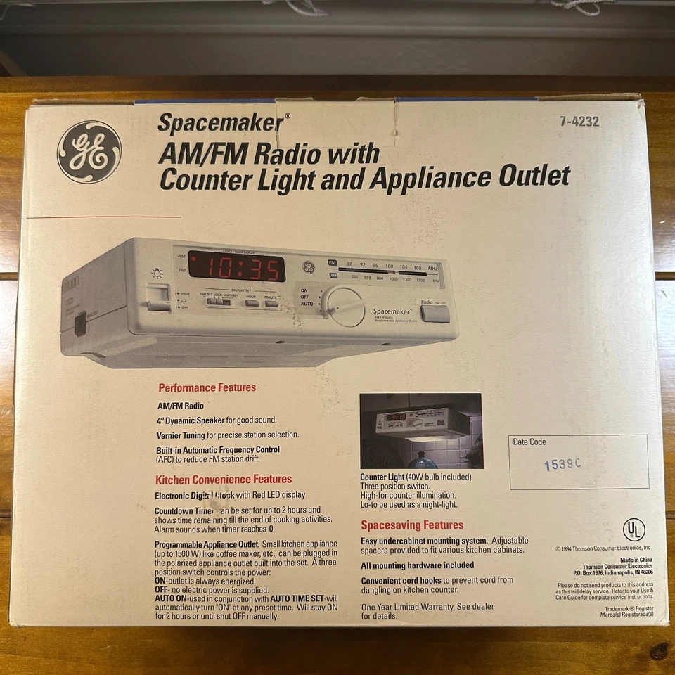 New GE Spacemaker Kitchen AM/FM Clock Radio with Counter Light White 7-4262 - Image 4 of 4