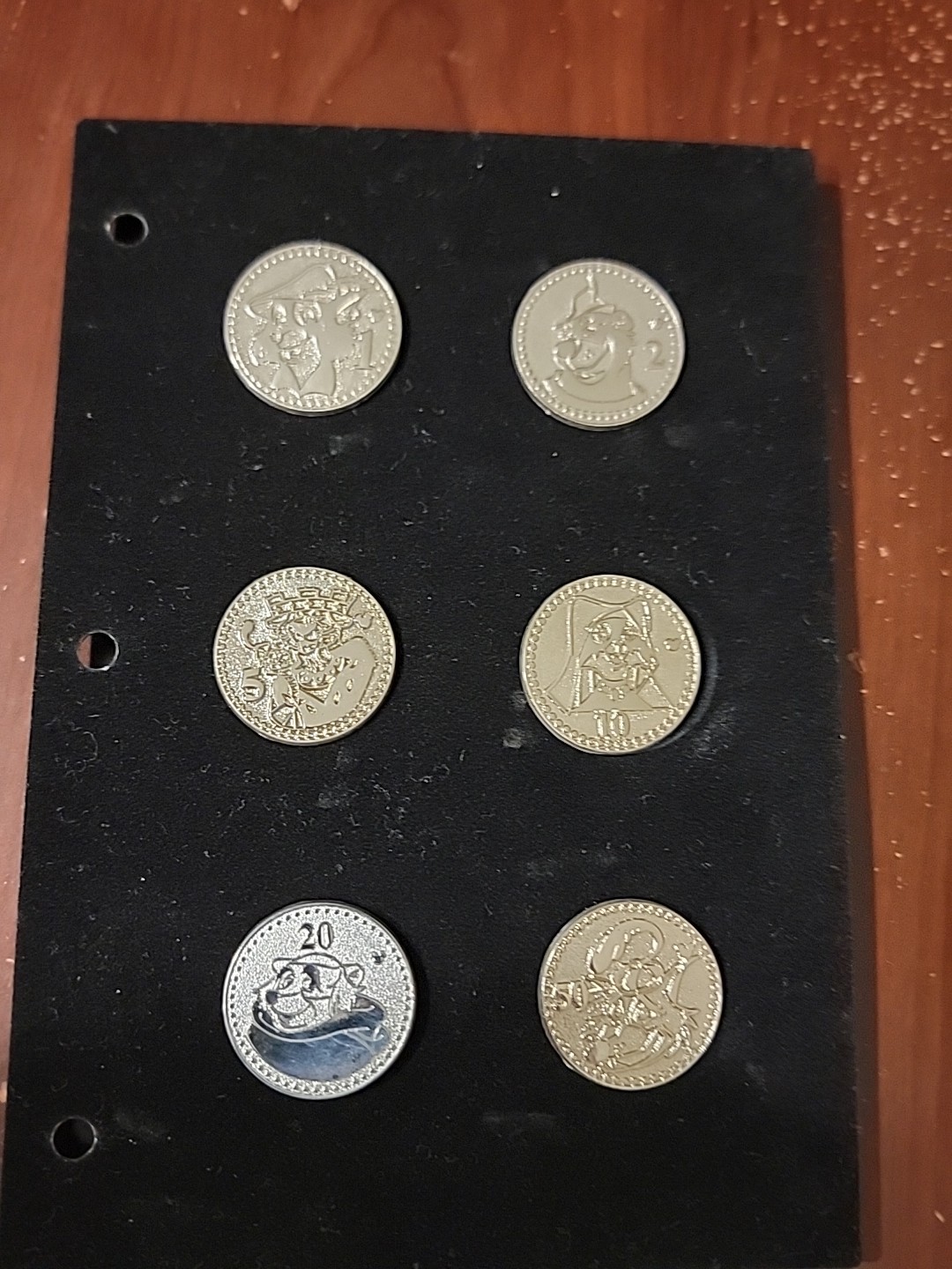 Disney 6 Pin Set 161639 DLR - Robin Hood Coin Set - Hidden Mickey 2009