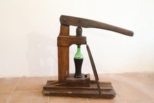 antica tappa bottiglie imbottigliatrice emiliana inizi XIX secolo legno olmo