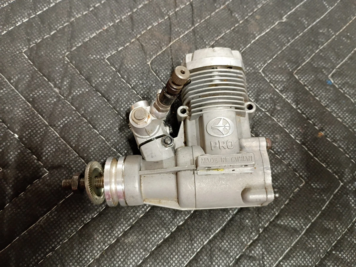 ホビーラジコン Thunder Tiger PRO-46 No.9141 TTT46PRO - Pro .46 ABC BB w/Muffler By THUNDER TIGER @ Great Hobbies