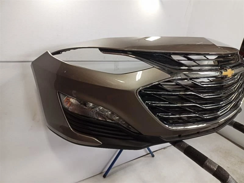   Bronze Front Bumper from 2023 Chevrolet Malibu 10668889 — 第 3/4 张图片