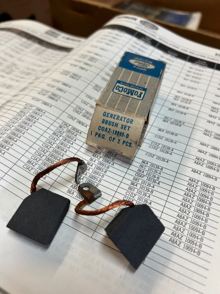 Cepillos generador Ford 1956-1961 C0az-10069-B original Fairlane Galaxy Mercury Foto 2 de 2