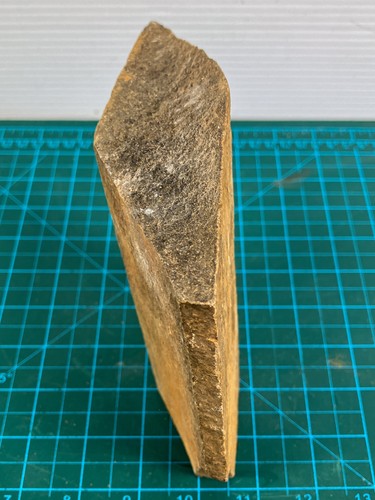 Vintage Triangular Brown Stone Block Natural Architectural Garden Decor Unique - 第 3/7 張圖片