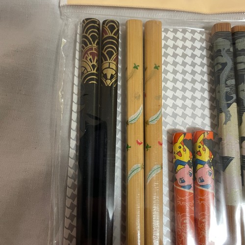 NIP Set of 5 Chopsticks - 4 Adult & 1 Childrens Pokemon Pikachu, Mew & Lucario 9 - Picture 5 of 12