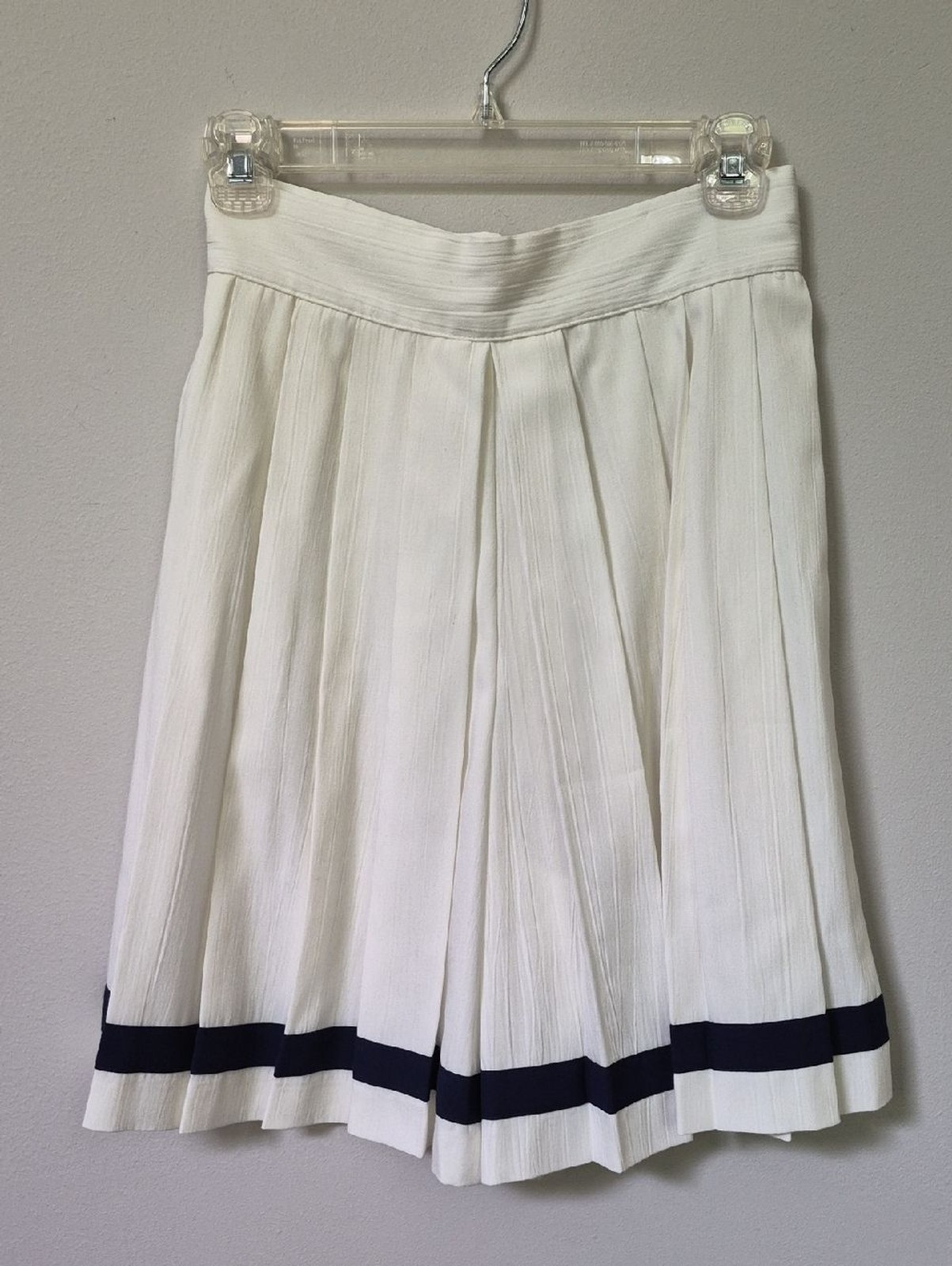 White High-Waist Pleated Shorts with Navy Trim Womens 7 Vintage Nautical Sporty