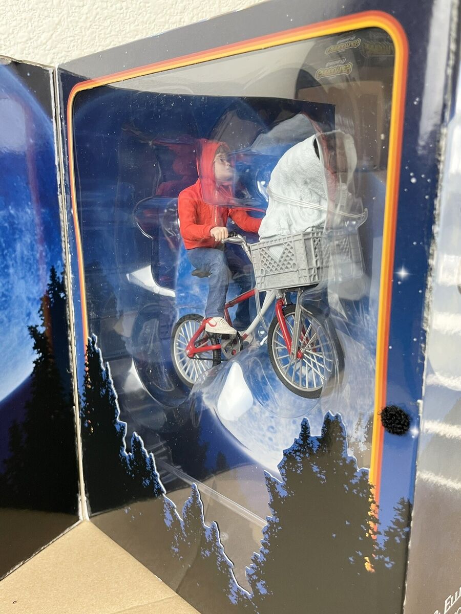 Damaged Box* NECA E.T. 40th Anniversary Elliott & E.T. On Damaged Box* NECA E.T. 40th Anniversary Elliott & E.T. On