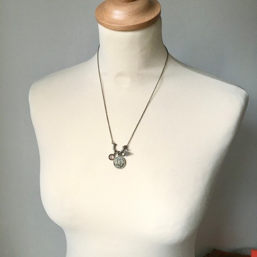Urban Outfitters SCORPIO Zodiac Necklace brass gold tone star sign pendant - Picture 3 of 4