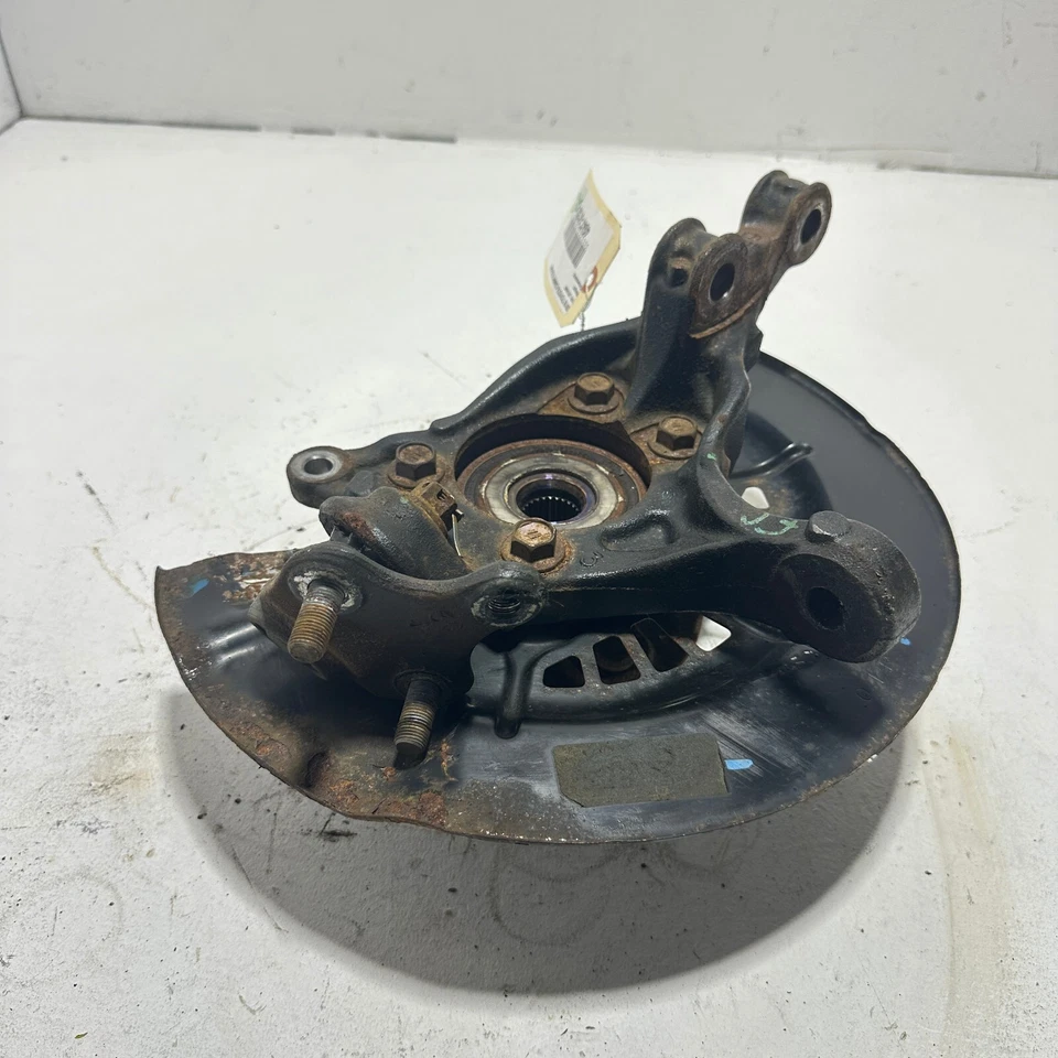 Toyota Camry 2018-2023 2,5 L nudillo del lado del pasajero delantero derecho con cubo de rueda OEM Foto 4 de 4