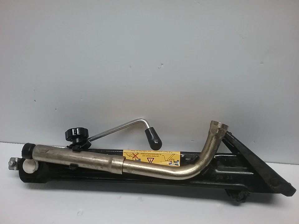 Mercedes Benz ML320 1999-2004, ML350, ML500 Kit de gato de neumático de repuesto de emergencia Foto 3 de 4