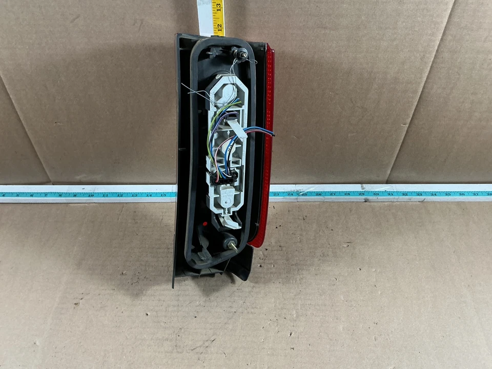 Luz trasera izquierda lado del conductor Volvo V70 1998-2000 3512865 OEM Foto 4 de 4