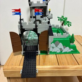 LEGO LEGOLAND King's Mountain Fortress 6081 In 1990 Used Retired As Is Japan