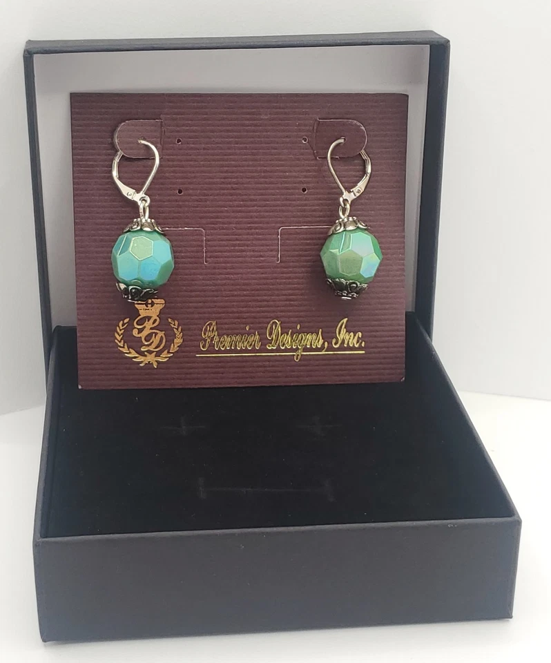 Pendientes colgantes Premier Designs turquesa iridiscente bola facetada con palanca Foto 2 de 4