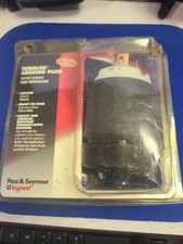 LeGrand Pass & Seymour Wtyczka blokująca lokomotyw czarno-biała 20A 250VAC L620-PCCV3