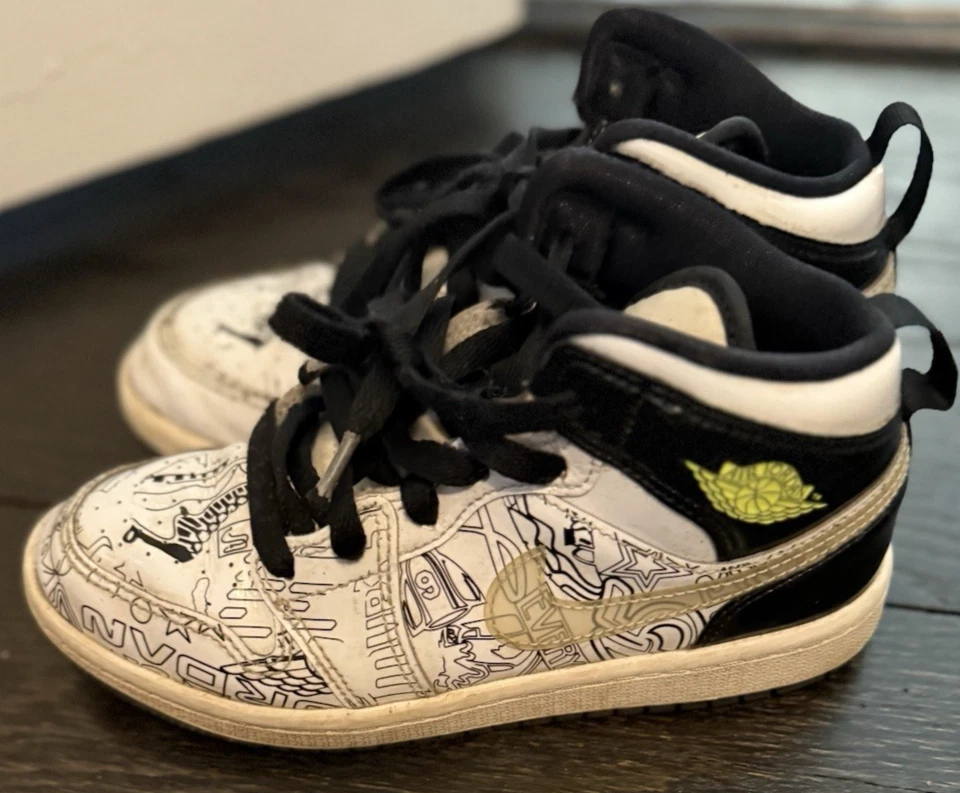 air jordon niñas o niños zapatillas altas blanco y negro talla 1 Foto 2 de 4